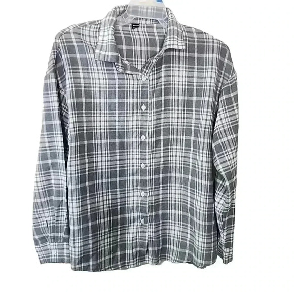 Shein Plaid Button up blouse. Size Medium - Picture 2 of 7